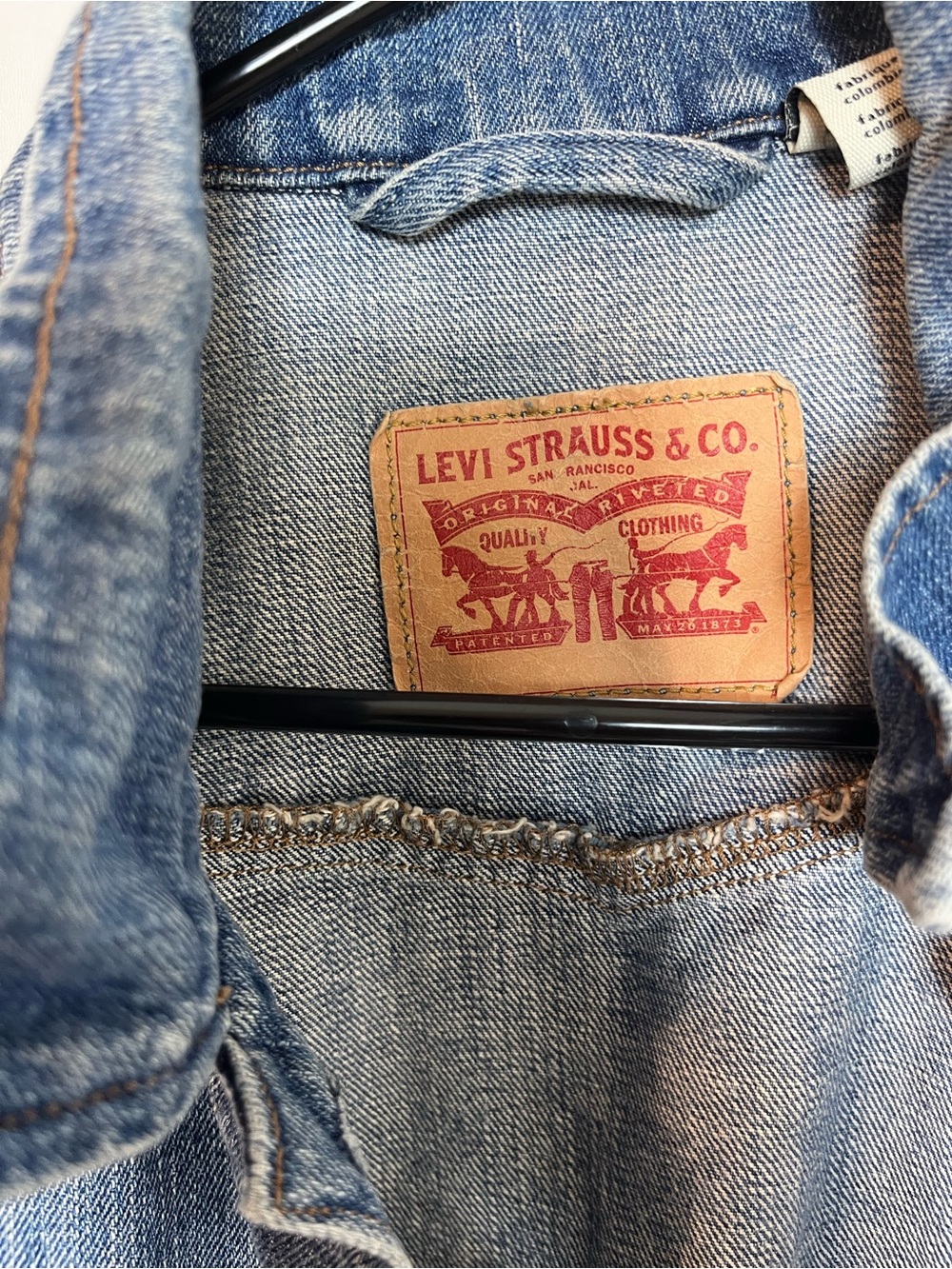 Levi's Light Blue Denim Jacket with Tan Leather Patch - Picture 2 of 5